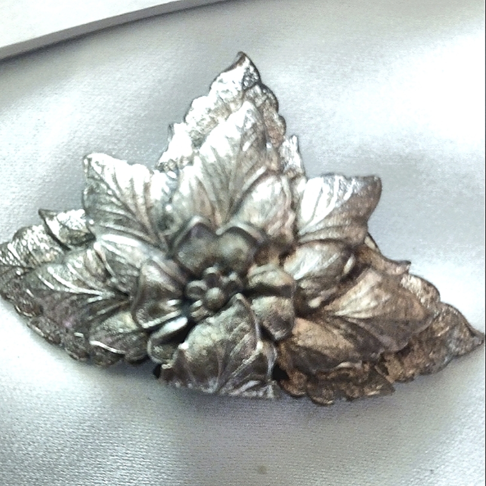 Vintage Dress Clip, Scarf Clip, 1940's Gold Leaf Scarf, Dress Clip, Art Deco